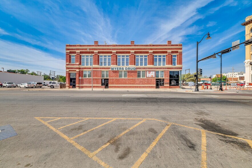 More Photos Of 29 S Chadbourne St, San Angelo Drugstore For Sale