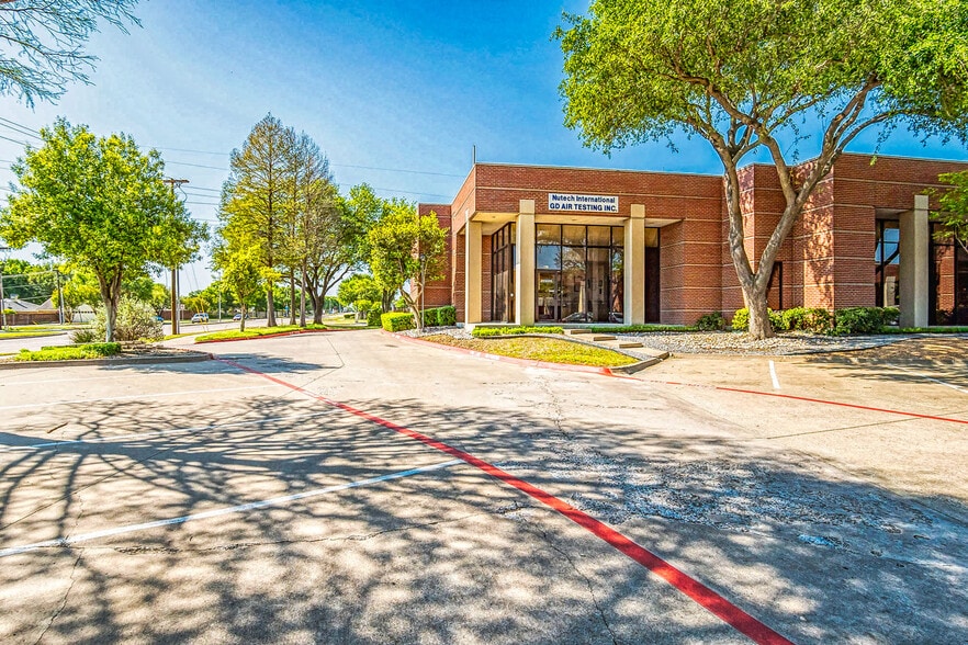 More Photos Of 681 N Plano Rd, Richardson Showroom For Lease