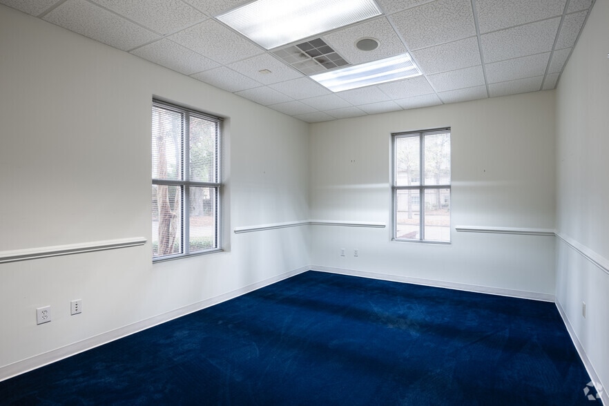 More Photos Of 1037 Chuck Dawley Blvd, Mount Pleasant Office Residential For Lease