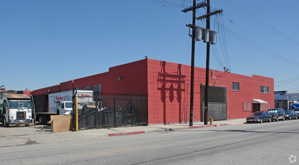 More Photos Of 2021 E 25th St, Los Angeles Manufacturing For Sale