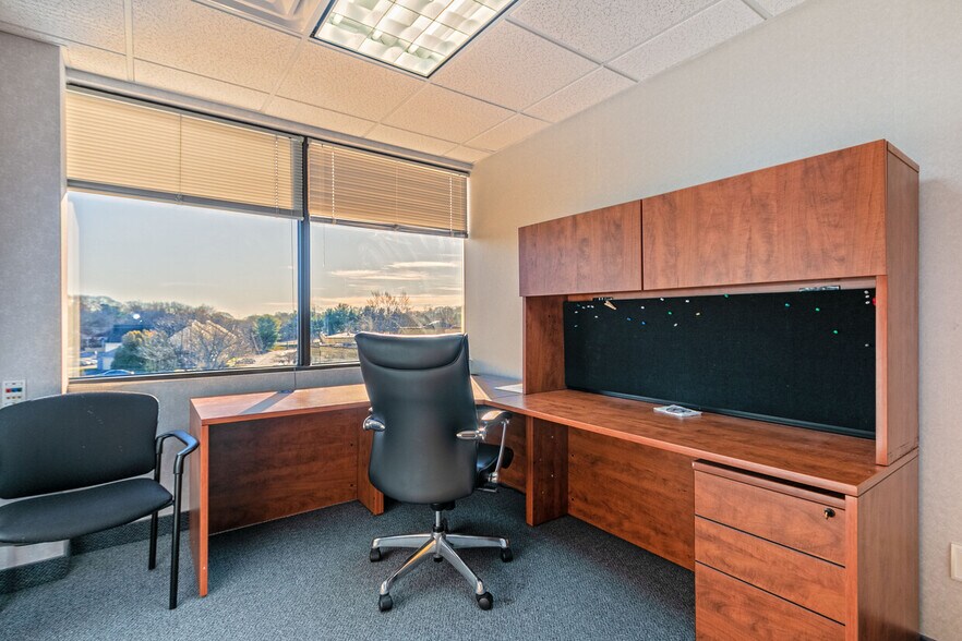 More Photos Of 400 Bayonet St, New London Medical For Lease