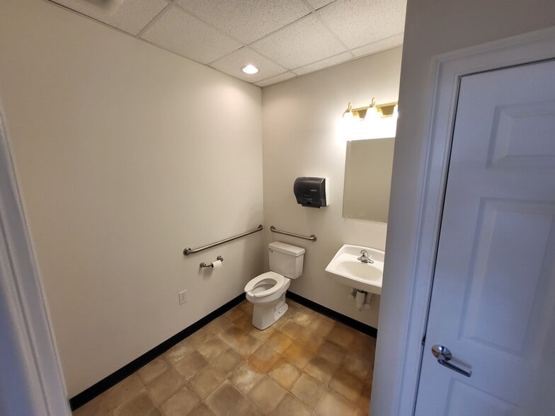 More Photos Of 8626 Brooks Dr, Easton Office For Lease