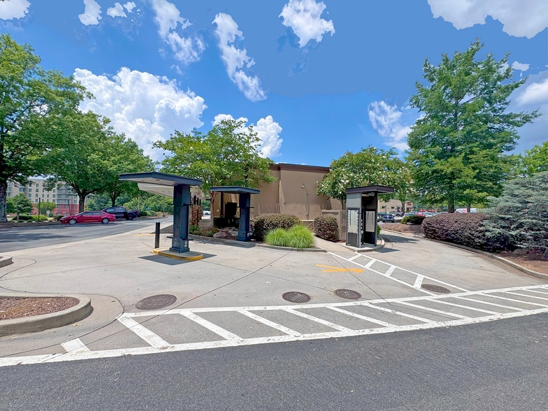 More Photos Of 2020 Satellite Blvd, Duluth Fast Food For Sale