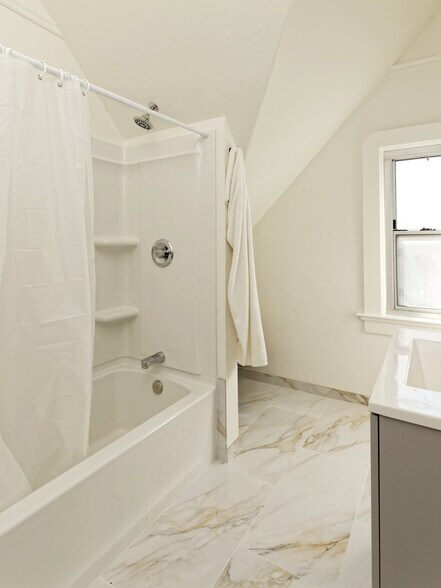 More Photos Of 1033 Magnolia St, Oakland Apartments For Sale