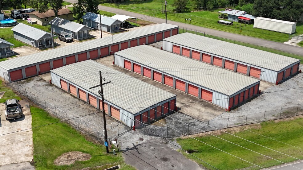 More Photos Of 4497 Main St, Vidor Self Storage For Sale