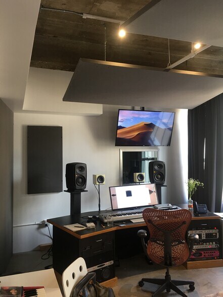 More Photos Of 742-748 S Hill St, Los Angeles Loft Creative Space For Lease