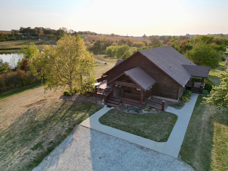 More Photos Of 41 Roosevelt Dr, Anita Specialty For Sale