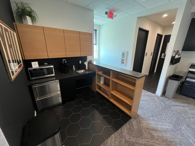 More Photos Of 4317 Marsh Ridge, Carrollton Showroom For Sale