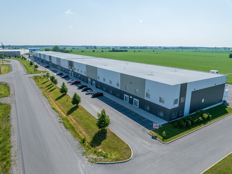 More Photos Of 379B Corduroy Rd, Ottawa Warehouse For Lease