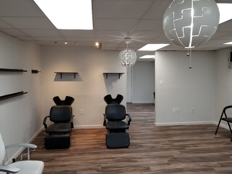 More Photos Of 4700 Stamp Rd, Marlow Heights General Retail For Lease