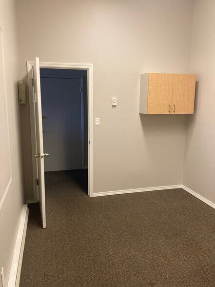 More Photos Of 5920 N Government Way, Coeur d'Alene Office For Lease
