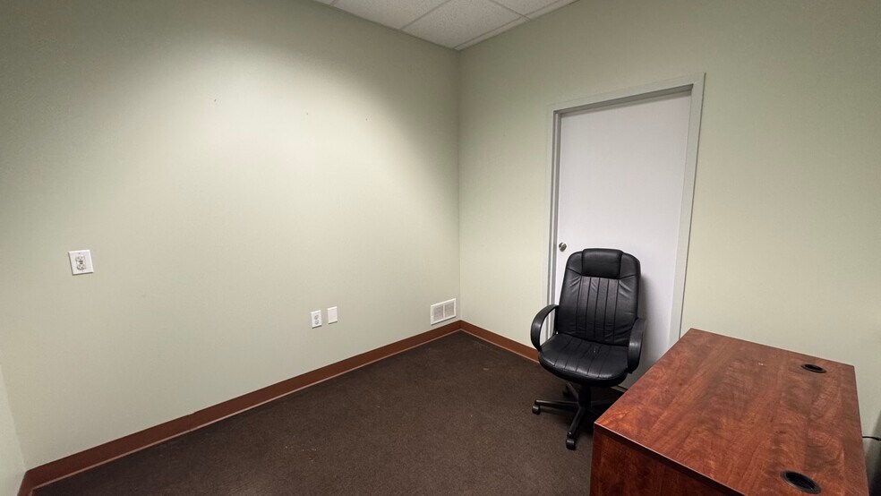 More Photos Of 4379 Easton Ave, Bethlehem Office For Sale