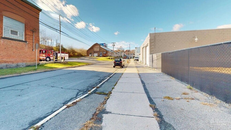 More Photos Of 17 Erie St, Albany Warehouse For Lease