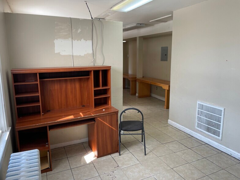 More Photos Of 2010-2012 Rhode Island Ave NE, Washington Storefront Retail Office For Lease