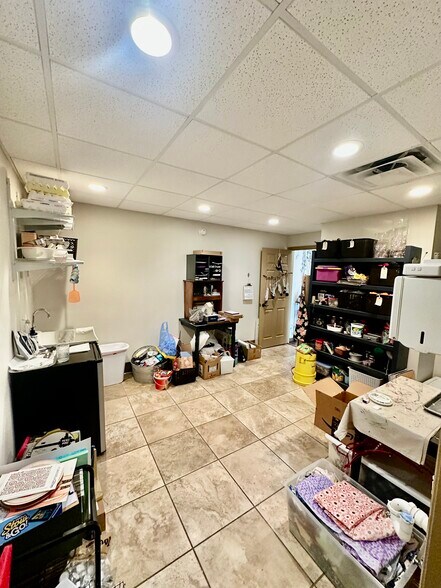 More Photos Of 700 N Central Ave, Umatilla General Retail For Lease