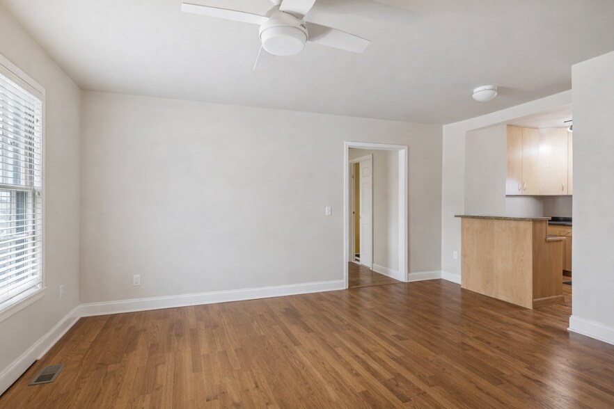 More Photos Of 413 E Iris Dr, Nashville Loft Creative Space For Sale