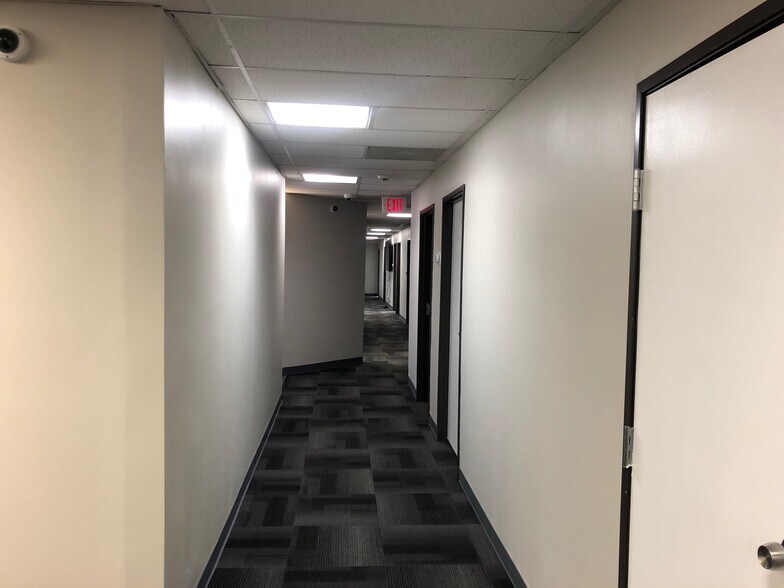 More Photos Of 2709-2715 Pontiac Lake Rd, Waterford Office For Sale