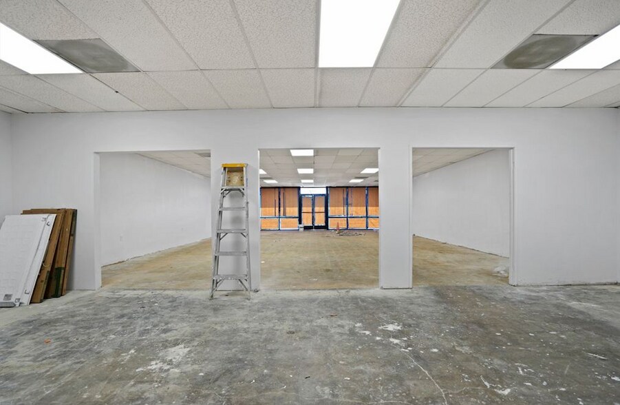 More Photos Of 1762 N Tustin St, Orange Unknown For Lease