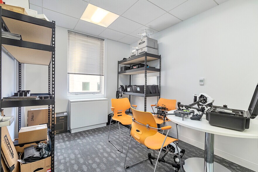 More Photos Of 1025 Vermont Ave NW, Washington Office For Lease