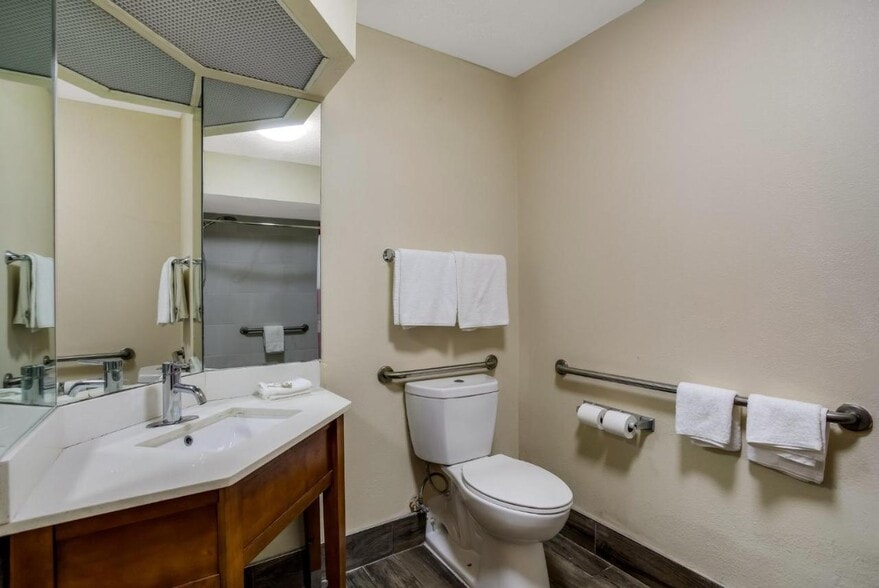 More Photos Of 2407 Brick Church Pike, Nashville Hotel For Sale