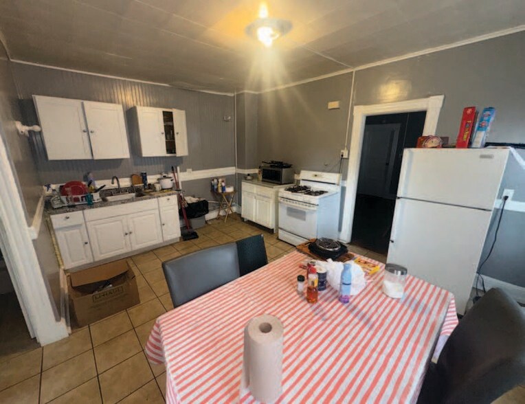 More Photos Of 27-29 Bond St, Hartford Apartments For Sale