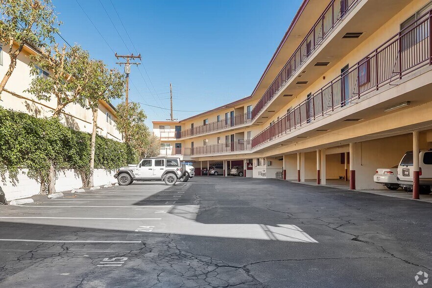 More Photos Of 3320 Redondo Beach Blvd, Torrance Apartments For Sale