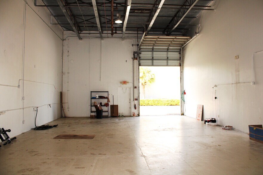 More Photos Of 12821 Commerce Lakes Dr, Fort Myers Industrial For Sale