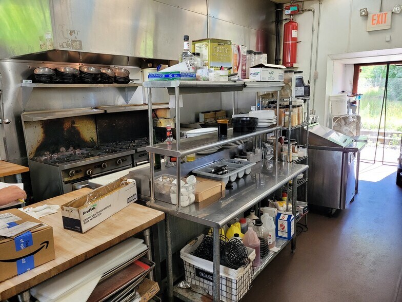 More Photos Of 26 Depot Ave, Windsor Restaurant For Sale