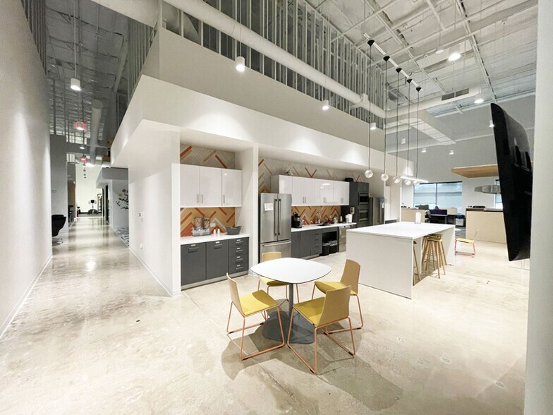 More Photos Of 4635 Boston Ln, Austin Light Manufacturing For Lease