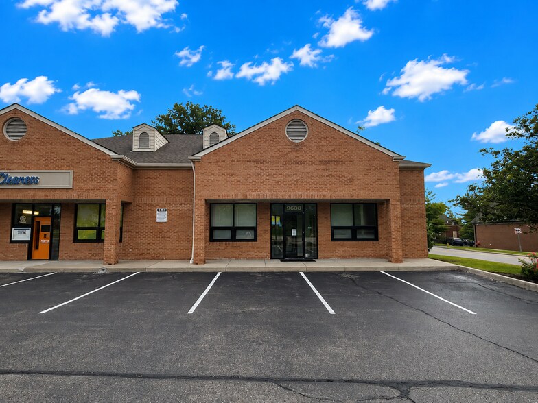More Photos Of 9608-9610 Kenwood Rd, Blue Ash Freestanding For Lease