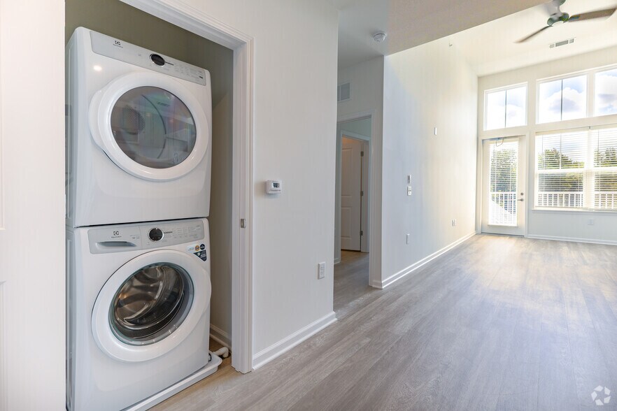 More Photos Of 5401 Commonwealth Centre Pky, Midlothian Apartments For Sale