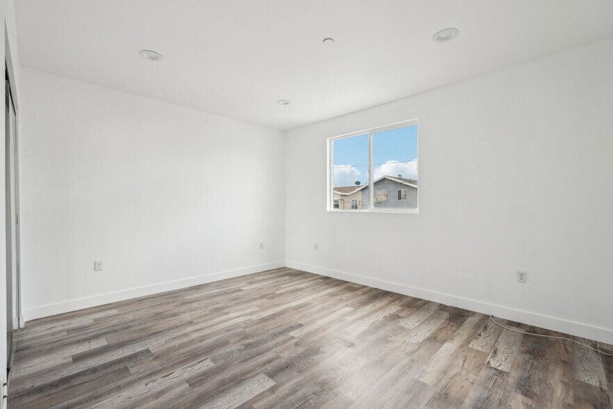 More Photos Of 2516 Malabar St, Los Angeles Apartments For Sale