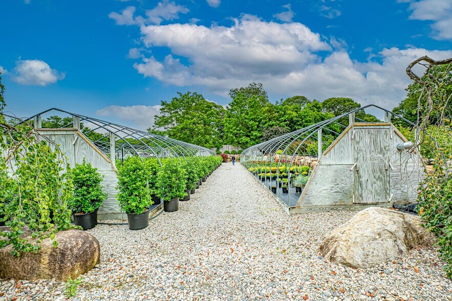 More Photos Of 185 N Country Rd, Mount Sinai Garden Center For Sale