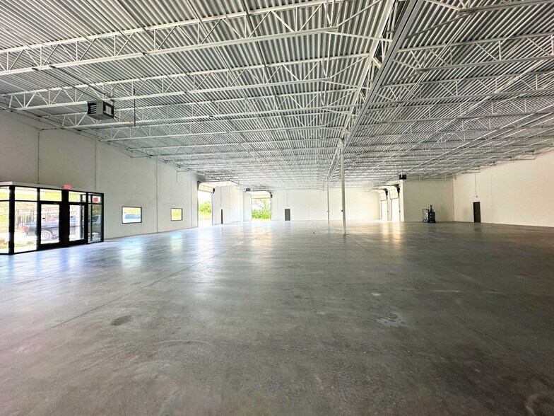 More Photos Of TBD Business Park Dr, Hudson Oaks Warehouse For Sale