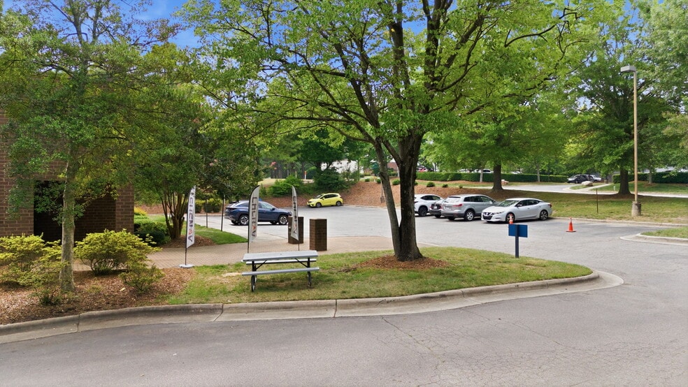More Photos Of 2720 Discovery Dr, Raleigh Flex For Lease