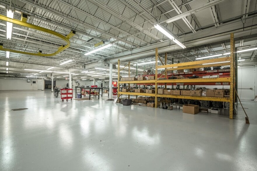 More Photos Of 4282-4364 E Blue Lick Rd, Louisville Warehouse For Sale