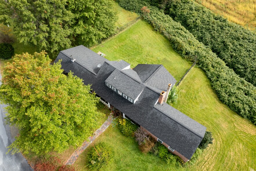 More Photos Of 4 Whitman Rd, Stephentown Sports And Entertainment For Sale