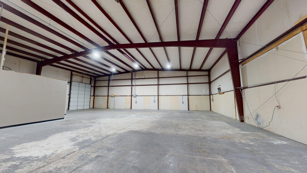 More Photos Of 2350 Patterson Industrial Dr, Pflugerville Warehouse For Sale
