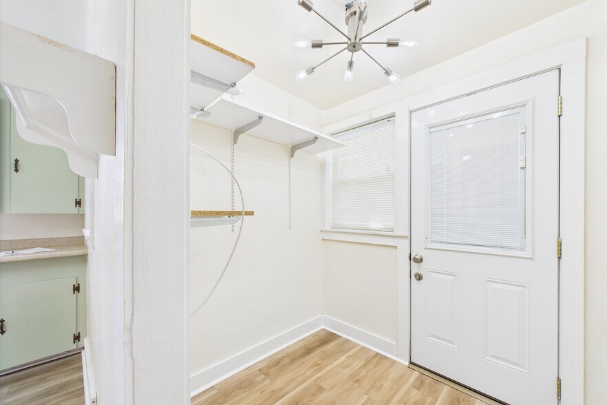 More Photos Of 919 South St, Mountain Home Freestanding For Sale