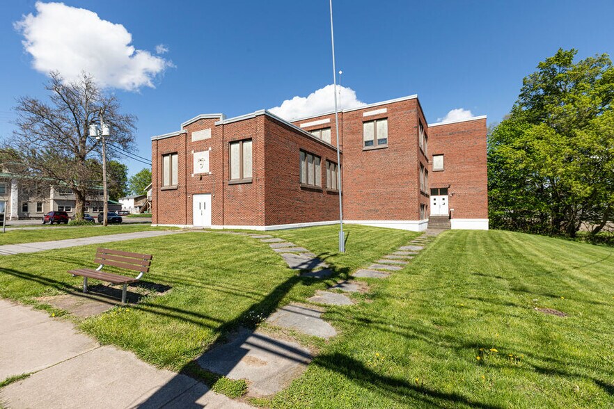 Primary Photo Of 642 S Main St, Central Square Office Residential For Lease