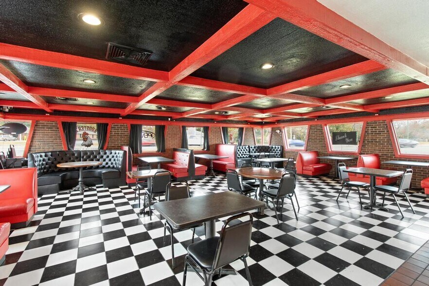 More Photos Of 1725 George Washington Memorial Hwy, Gloucester Point Restaurant For Sale