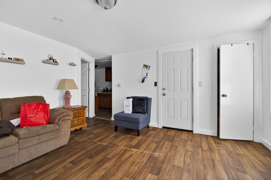 More Photos Of 223 Farren Ave, New Haven Storefront Retail Residential For Sale