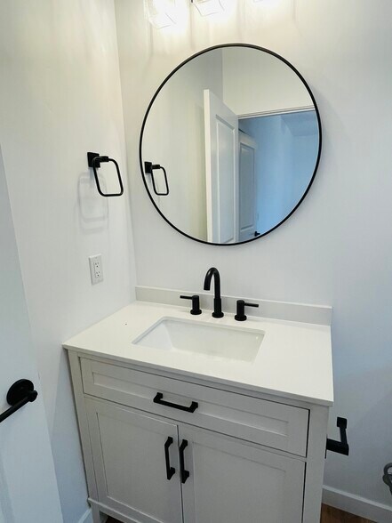 More Photos Of 6737-43 Thomson Ct, San Diego Apartments For Sale