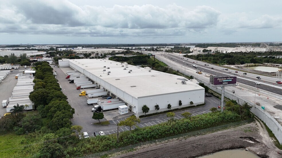 More Photos Of 11401 NW 134th St, Medley Distribution For Lease