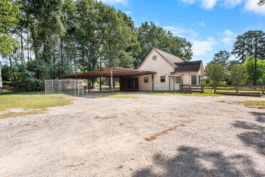 More Photos Of 41902 FM 1774 Rd, Magnolia Freestanding For Sale