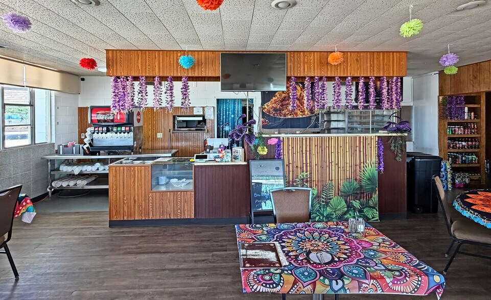 More Photos Of 1202 Castle Rock St, Quinter Hotel For Sale