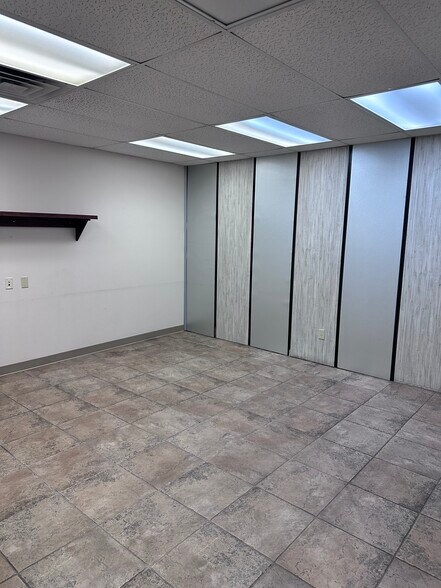 More Photos Of 4809 W Loop 289, Lubbock Warehouse For Lease