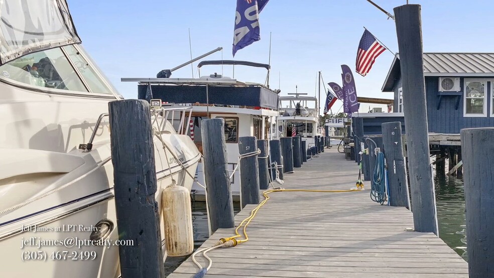Primary Photo Of 275 Timber Island Rd, Carrabelle Restaurant For Sale
