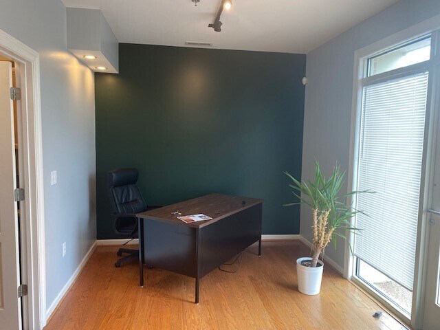 More Photos Of 5722 Hickory Plaza Dr, Nashville Office For Lease
