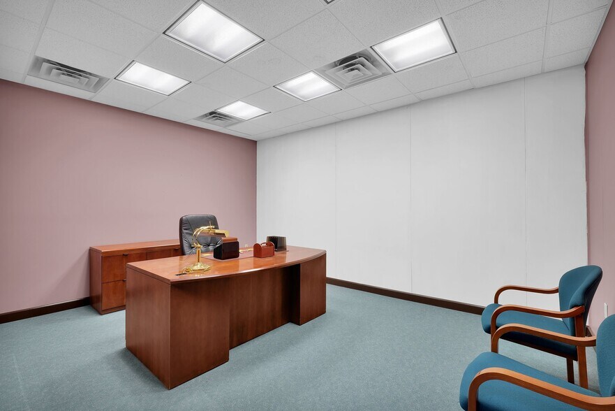 More Photos Of 4613 Philips Hwy, Jacksonville Light Distribution For Lease